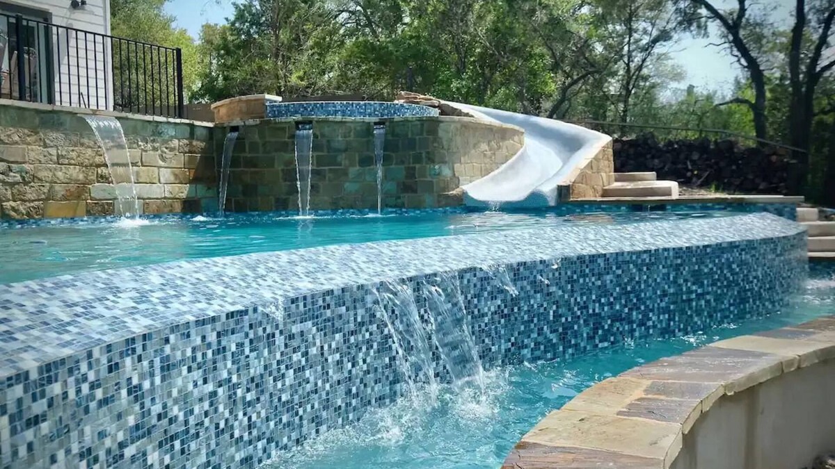 Pedernales Bend House | Heart of Spicewood Pool Hot Tub Balcony King Sized Beds