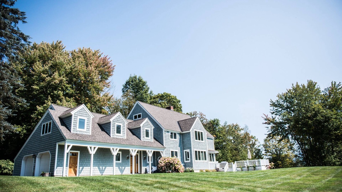 Stowe Area House | Heart of Stowe Home w/2 ensuites, Bonus Rooms, Game Room, Sauna, Fire Pit+