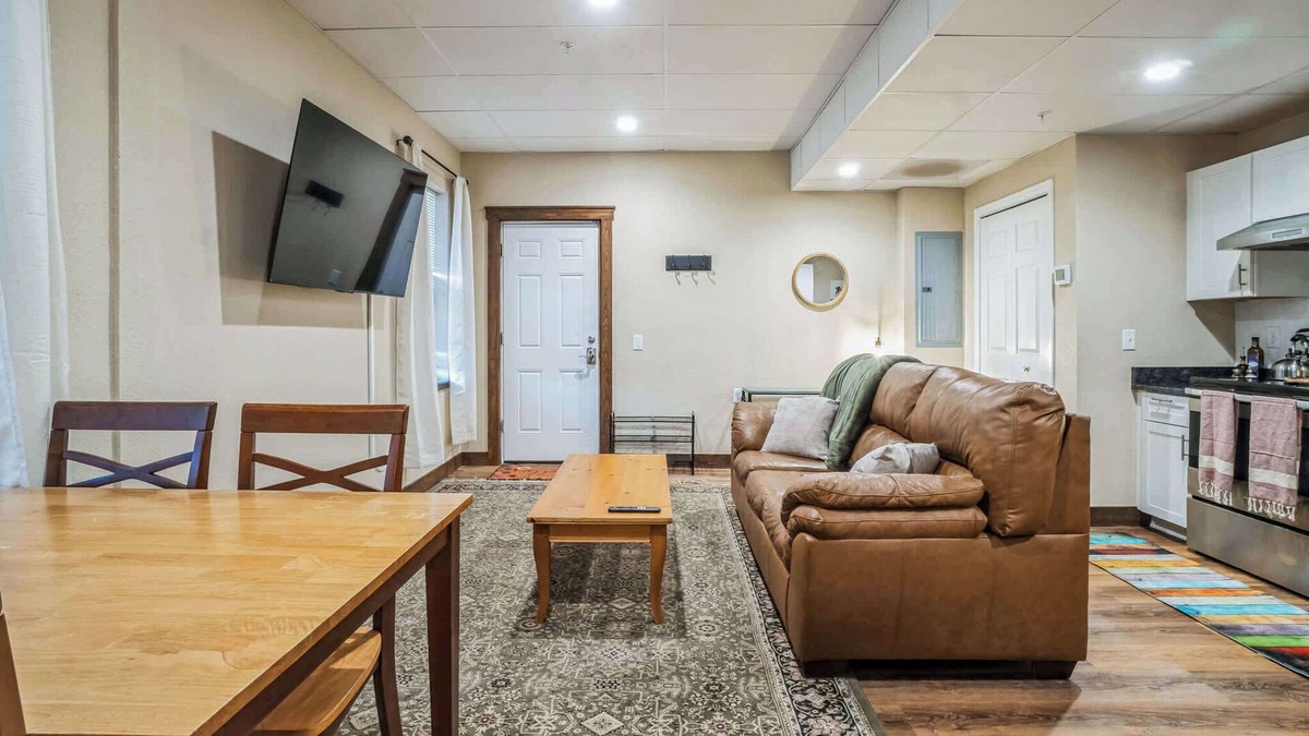 Nederland Apartment | Heart of Town | 10 Min to Skiing | Locals Favorite