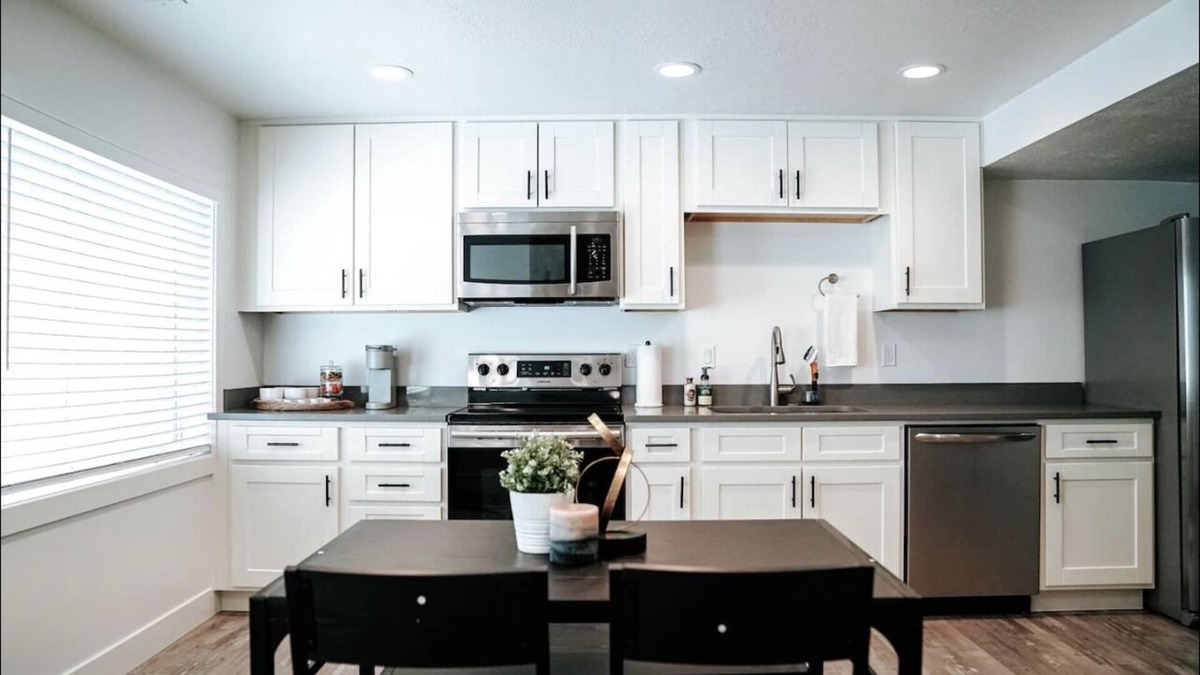 Vineyard Apartment | Heart of Utah County near BYU, UVU, and Sundance.