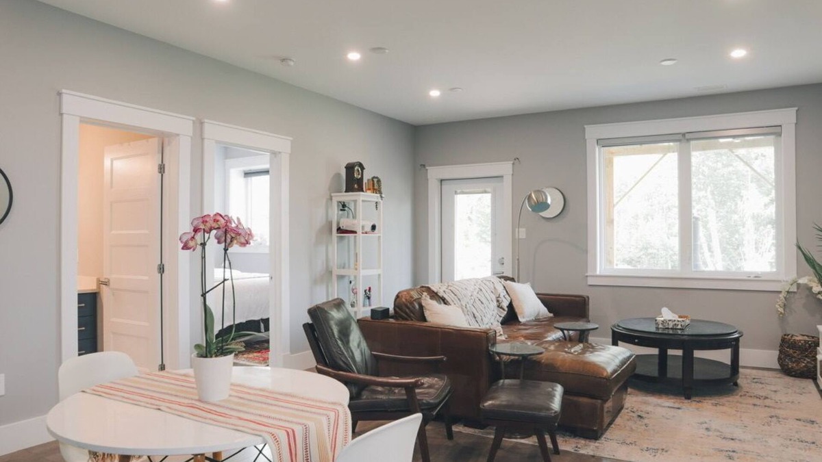 Bedford Apartment | Heart of West Bedford: Cozy Garden, Bonfire & Cinemann