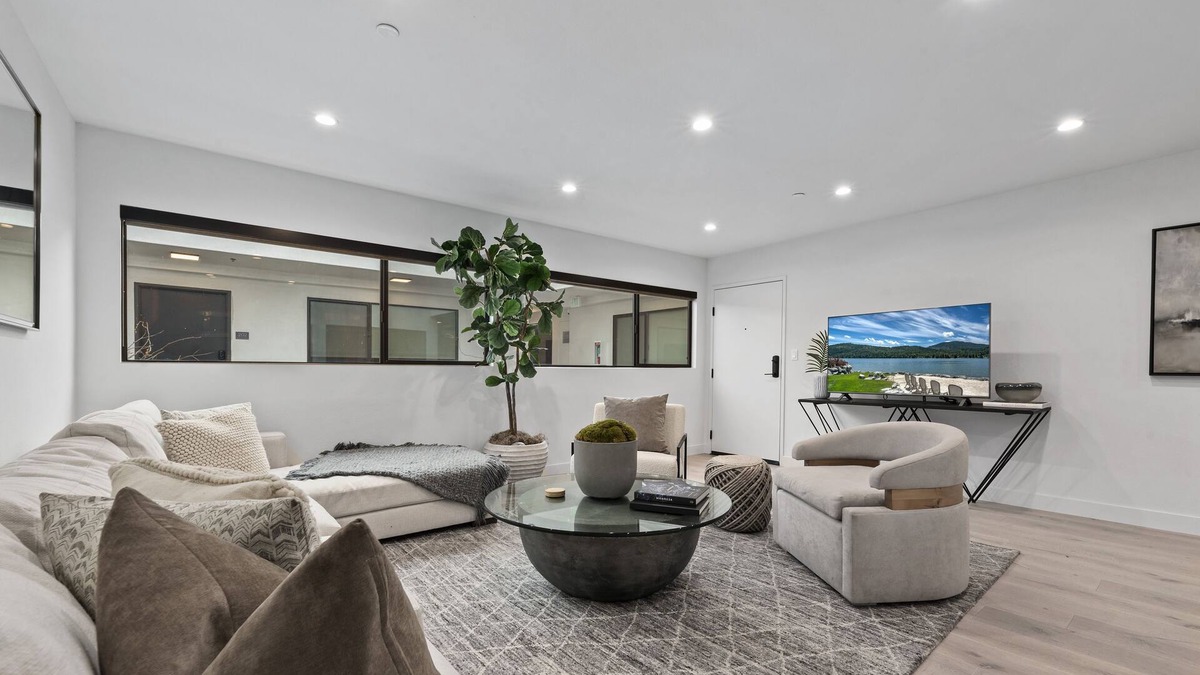 Tri-West Apartment | Heart of West Hollywood Stunner w/gym and co-working space