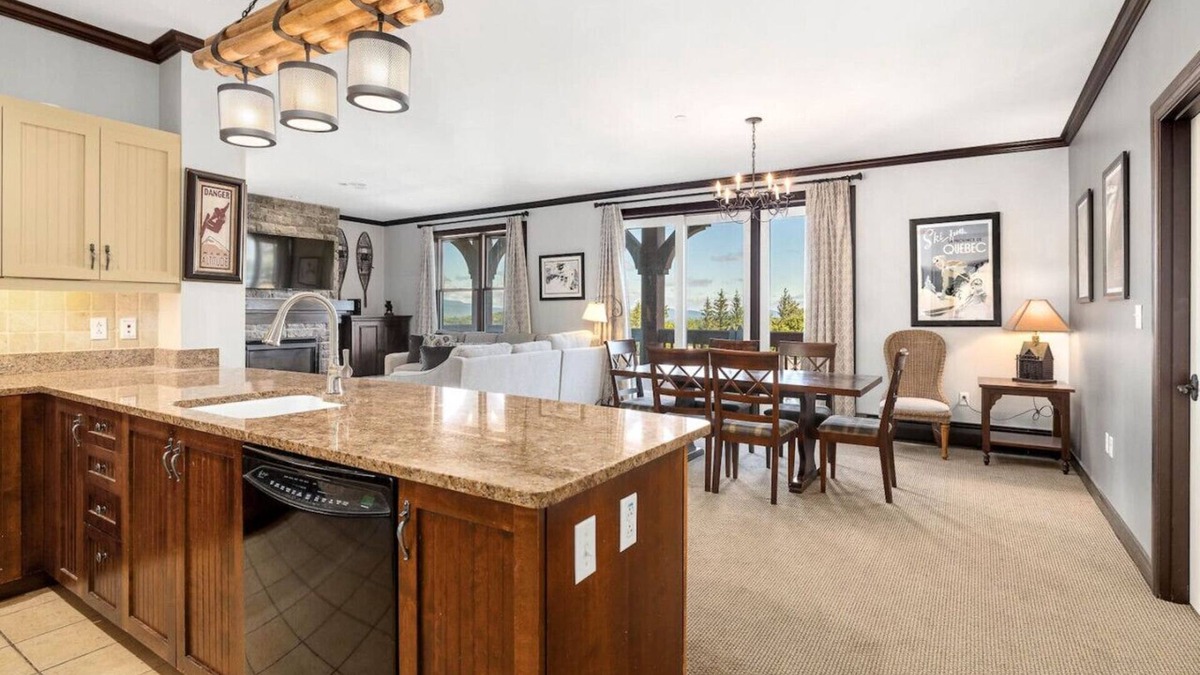 Stratton Mountain Condo | Hearthstone Lodge Corner Unit with a View