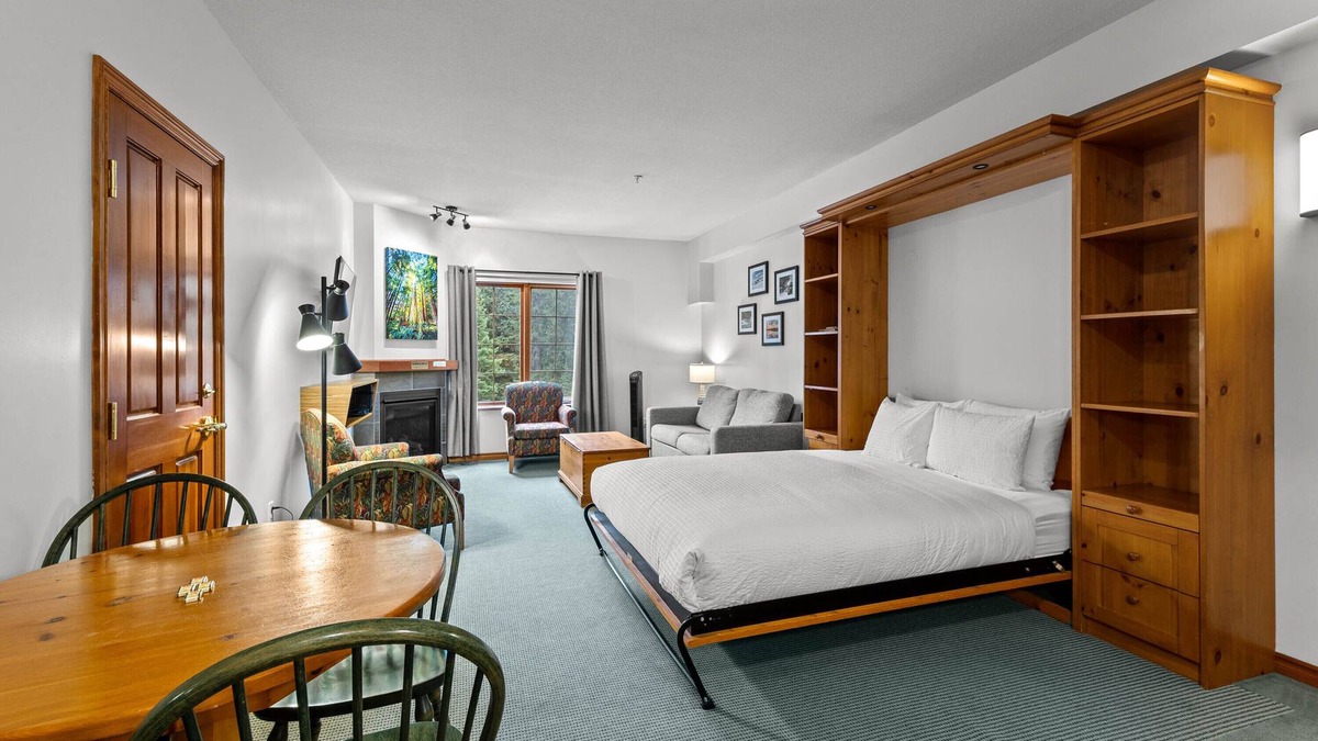 Sun Peaks Hotel | Hearthstone Lodge #423