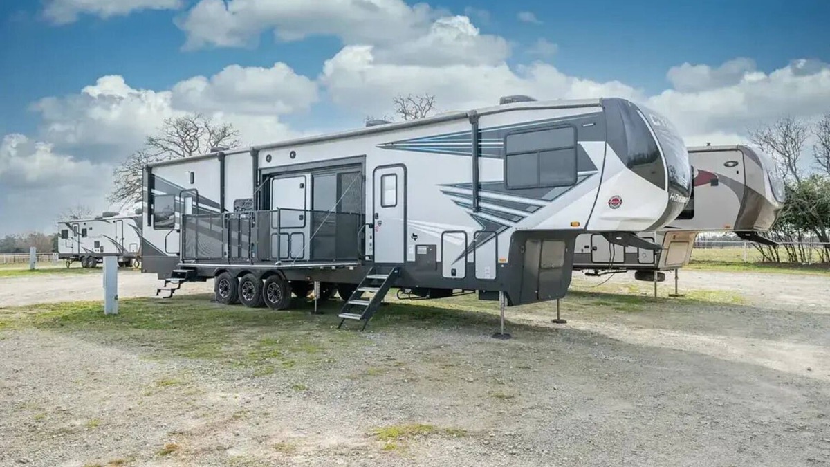 Lindale House | Heartland Cyclone ToyHauler