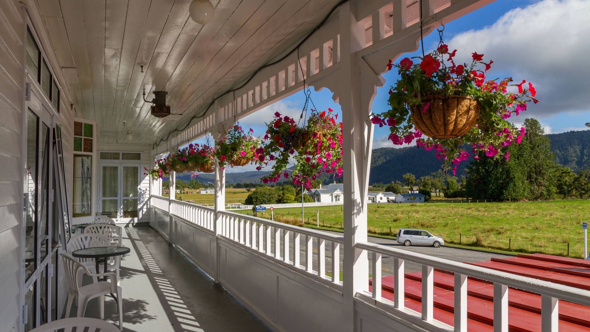 Fox Glacier Hotel | Heartland Hotel Fox Glacier
