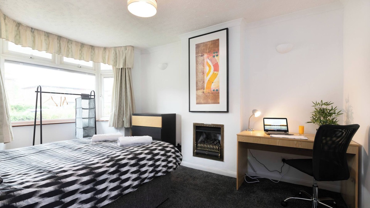 Stonnall House | Heartlands Hospital 4 Bedroom House