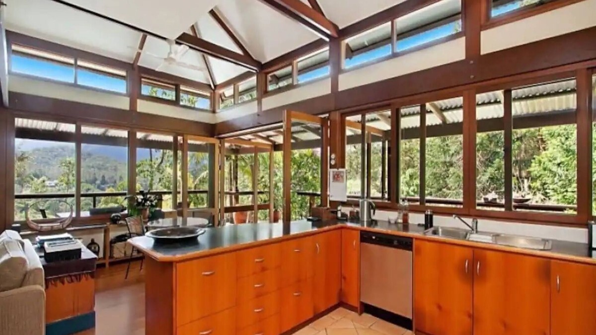 Rowlands Creek House | Heartwood Hill - Epic retreat-style exposed timber house with views of Wollumbin