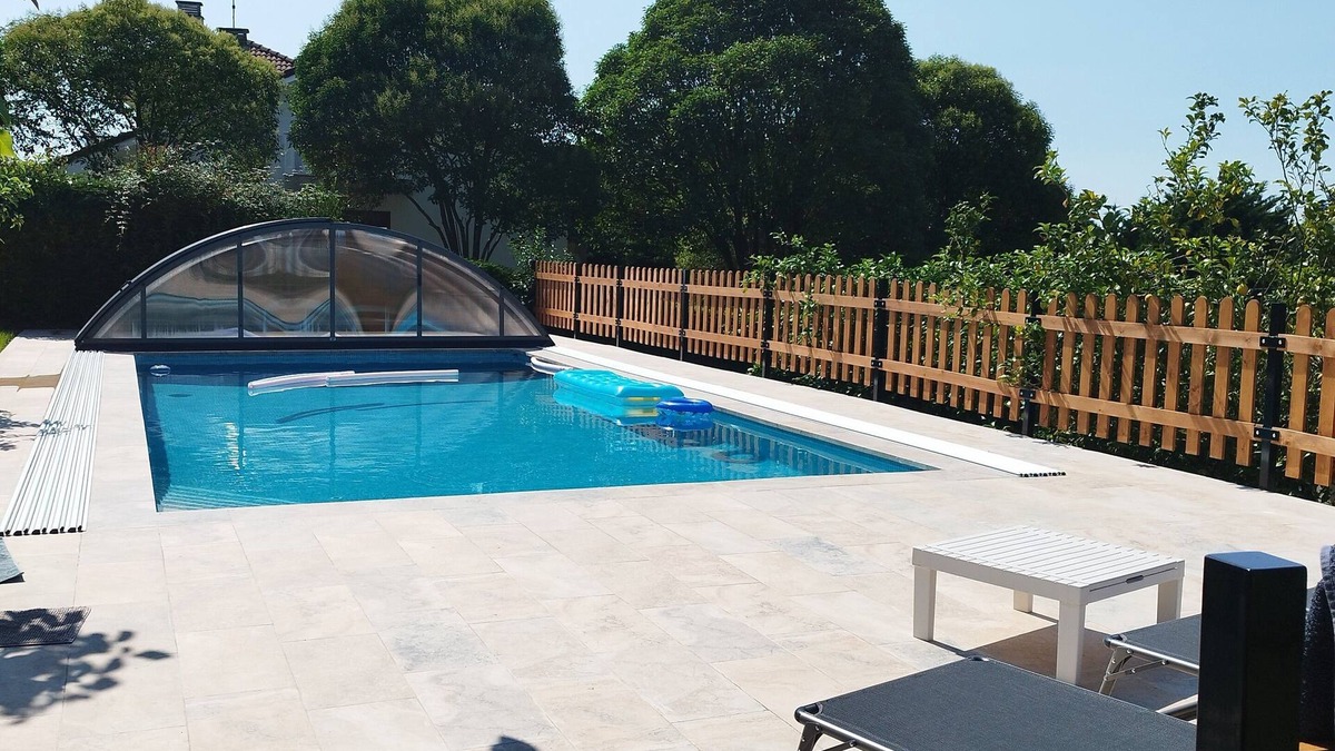 Quintueles Ski Chalet | HEATED SWIMMING POOL (all year round) 2 km Ñora beach, 9 Gijón- barbecue, fireplace