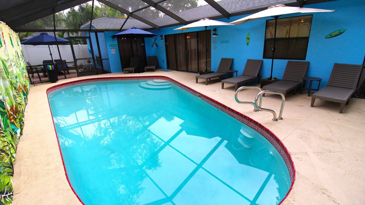 Palm Harbor House | Heated Pool 4BR Crystal Beach Villa | Game Room | Near Caladesi Island Beach
