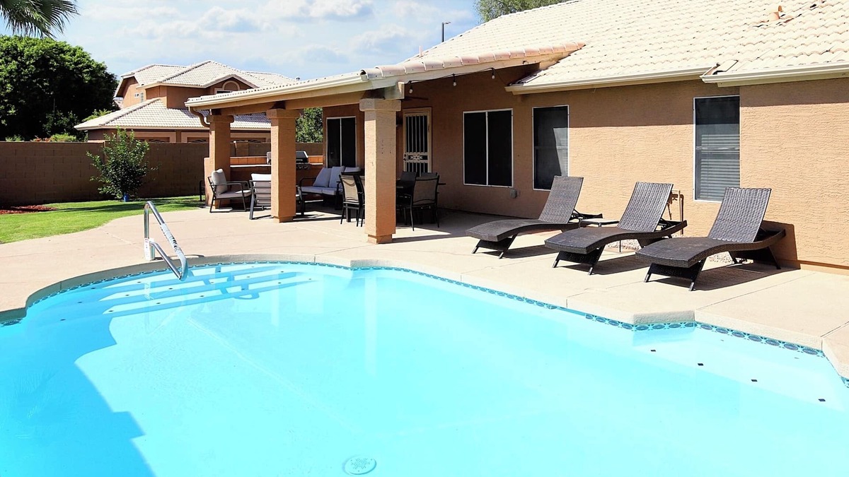 Superstition Springs House | Heated Pool -4BR Near AZ AthleticGrounds with BBQ and great backyard