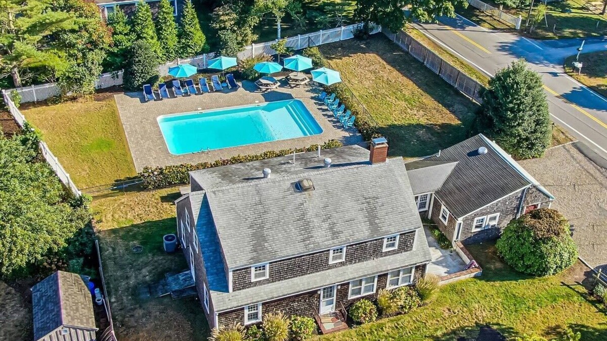 South Harwich House | Heated Pool AC 1/2 Mile to Beach!