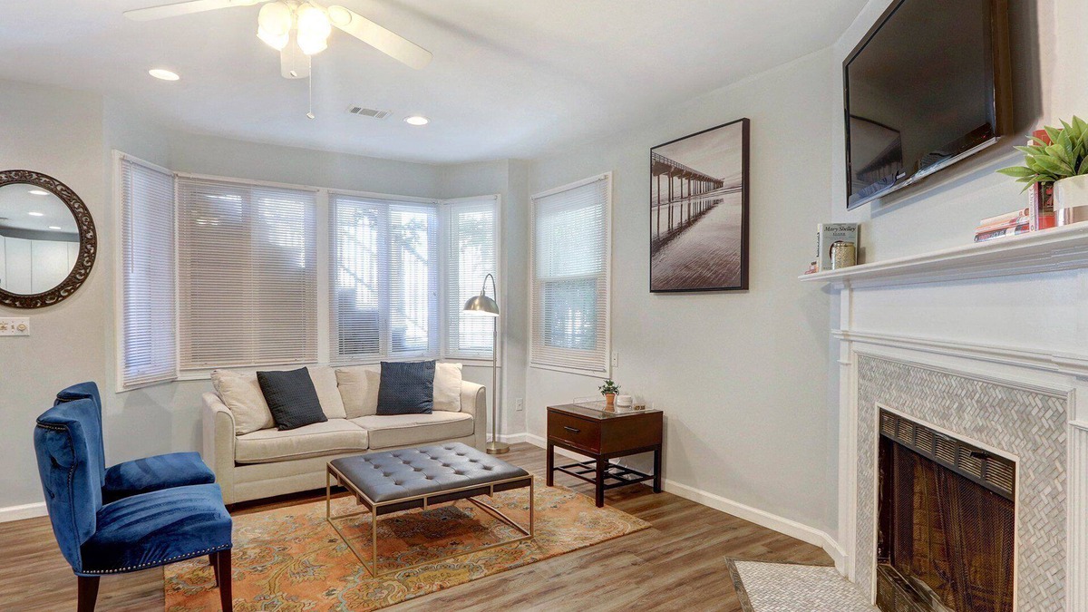 Historic Downtown Savannah House | Heated Pool Access, 2 blocks from Forsyth Park!