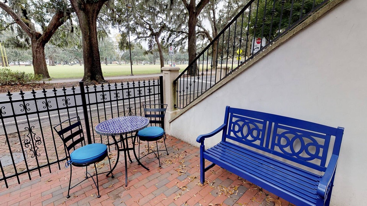 Savannah Victorian District Apartment | Heated Pool Access | 5*Clean | Flex Cancelation