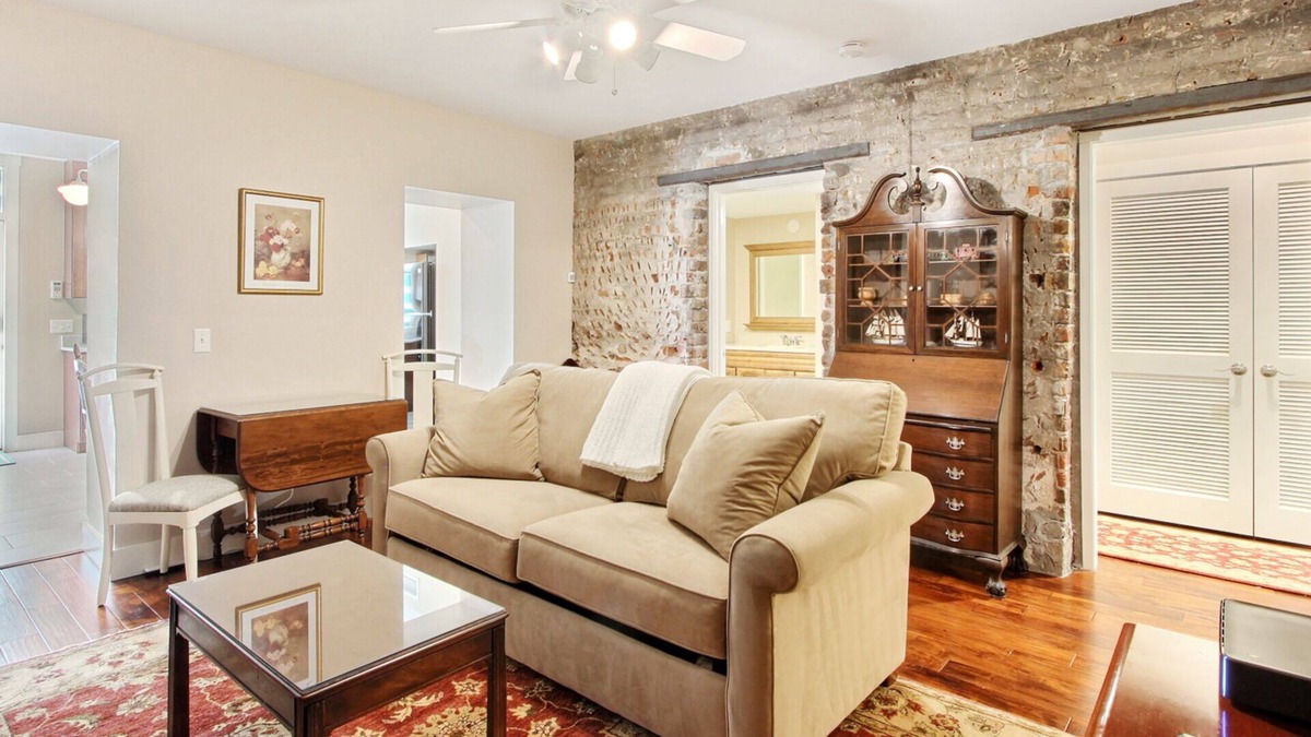 Savannah Victorian District Apartment | Heated Pool Access | 5*Clean | Flex Cancelation
