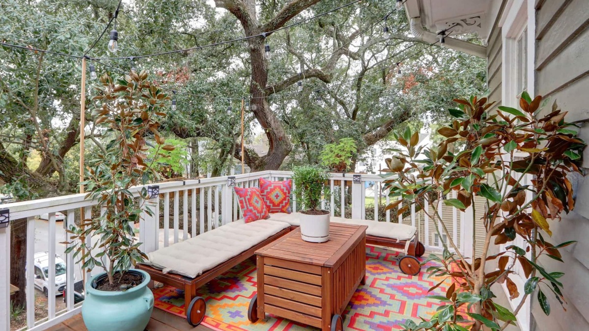 Savannah Victorian District Condo | Heated Pool Access, Luxe Forsyth Condo