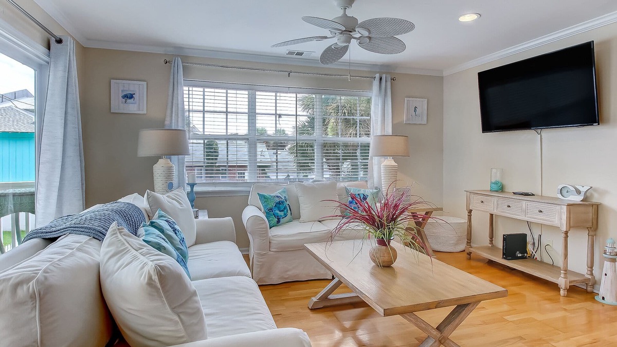 Tybee Island Condo | Heated Pool Access,Walk to Beach