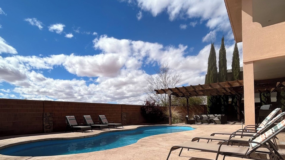 Page House | Heated Pool AmazingViews 4 Bed 3 Bath Great Location Horseshoe Bend