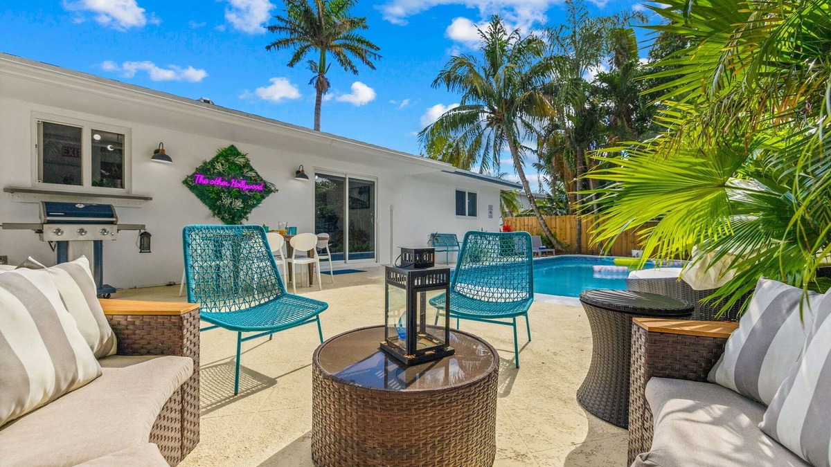 North Central Hollywood House | Heated Pool & Beach Gear - The Other Hollywood