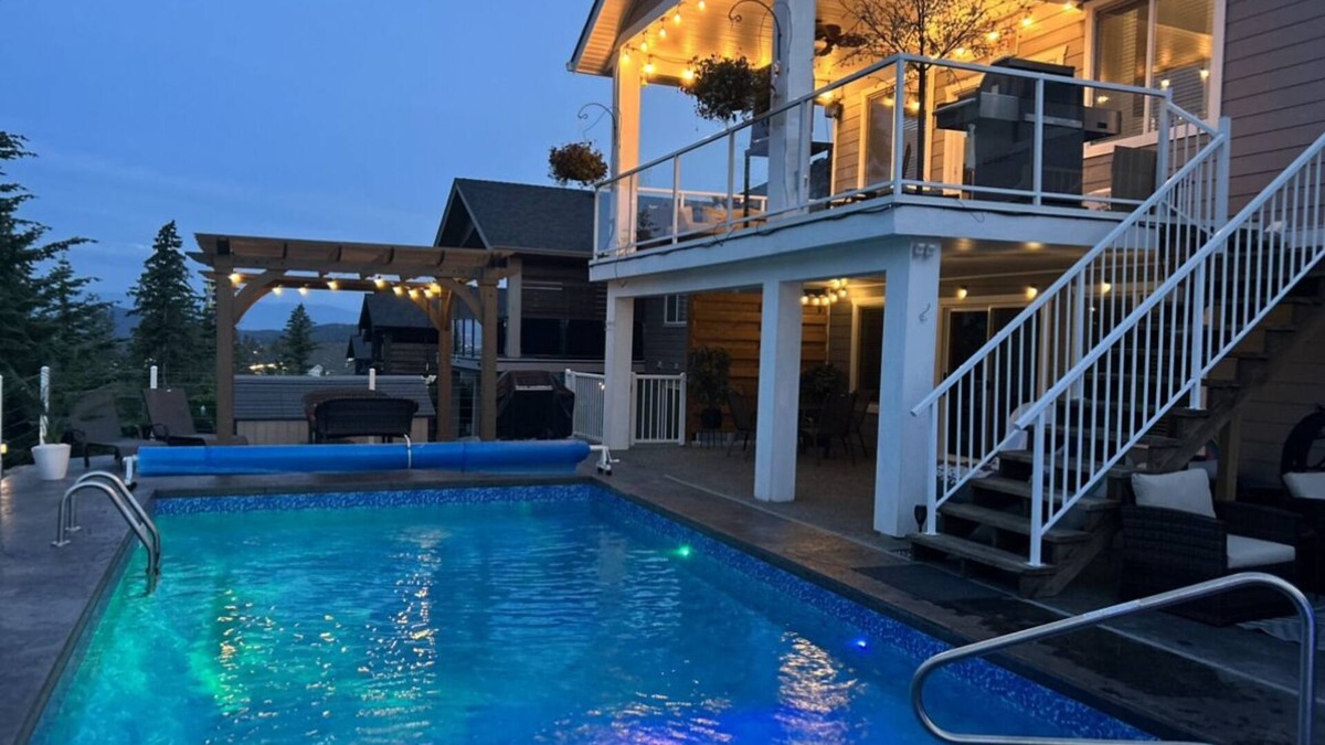 Central Okanagan House | Heated pool. Enjoy serenity, peace. Relaxing 2 Bedroom private suite, sleeps 5,