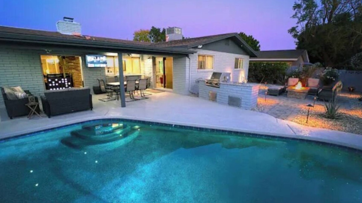 Camelback East House | Heated Pool/Fire Lounge/TVpatio Oasis in Uptown!