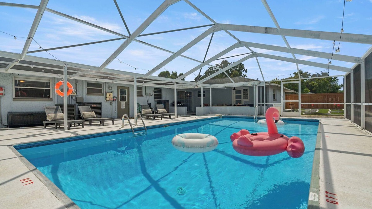 Port Richey House | Heated Pool Home +Guest House! Mini Golf+Game Room