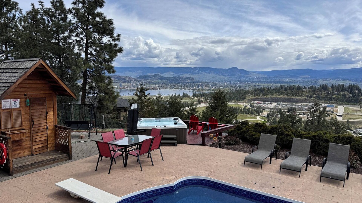 West Kelowna Estates House | Heated Pool, Hot Tub, 7 Beds, Lake View, City View, Mountain View