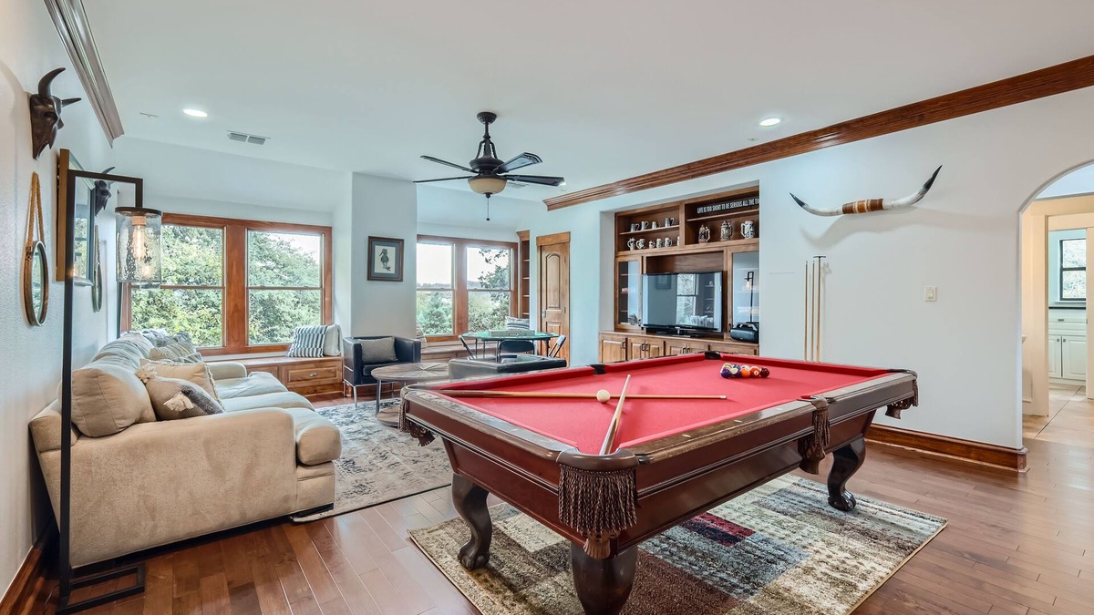 South River City House | Heated Pool/Hot Tub | 4,000+ SF | 10 Beds | Sleeps 16 hosted by PMI Austin Metro