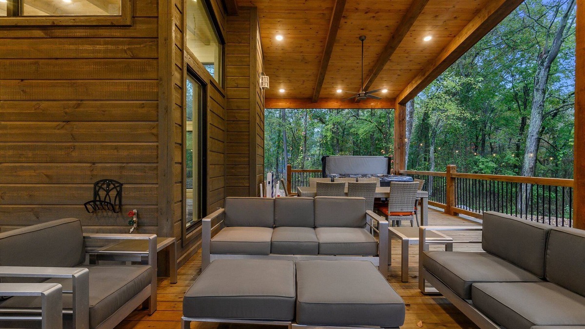 Hochatown Cabin | Heated Pool|Hot Tub|PlaySet|Pet Friendly|10 Guest|3BD