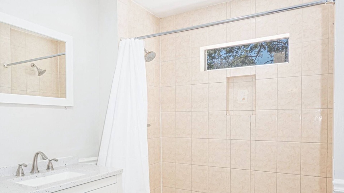 Tallahassee House | Heated Pool & Hot tub-Walk to FSU