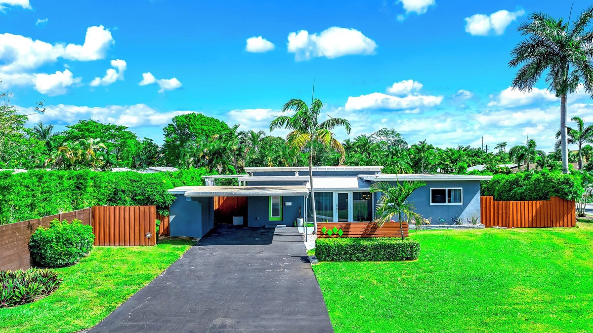 Wilton Manors House | Heated Pool+HotTub! OutDoor Kitchen+Close 2 Beach!