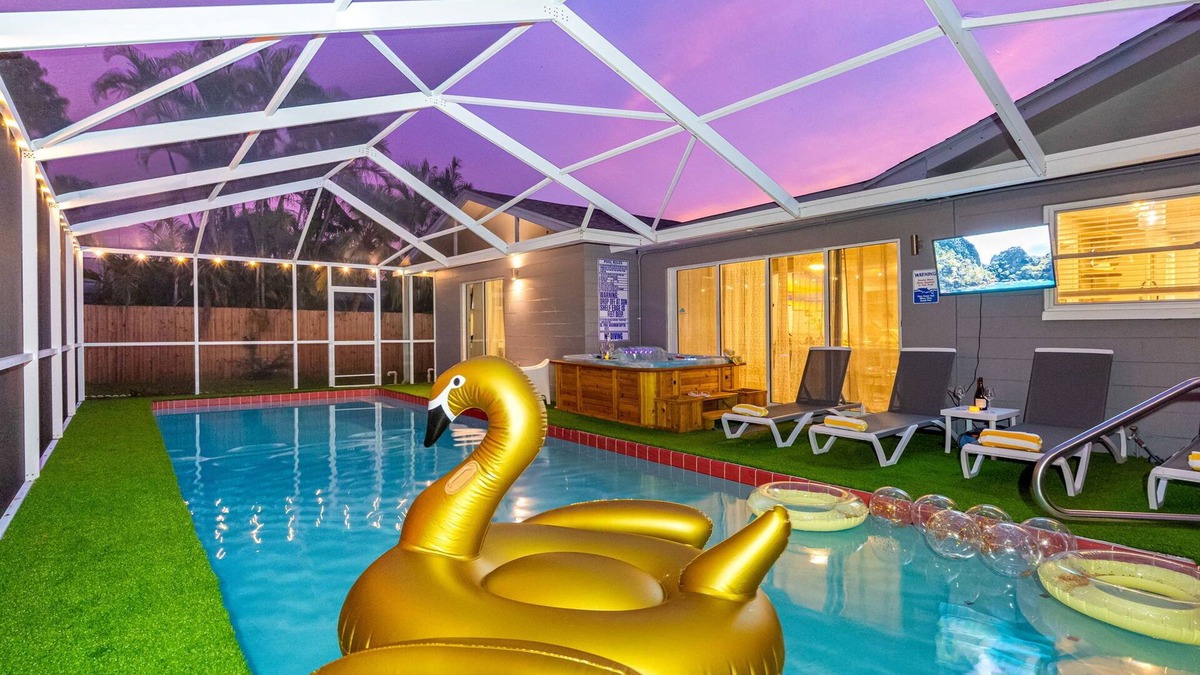Seminole House | Heated Pool House Only 5 Minutes to Gulf Beaches!
