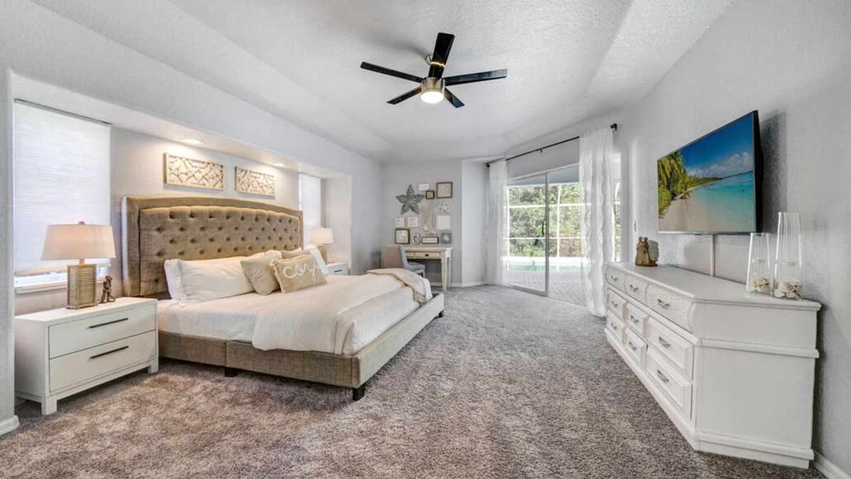 Englewood House | Heated Pool in Luxurious home, 3 minutes to beach
