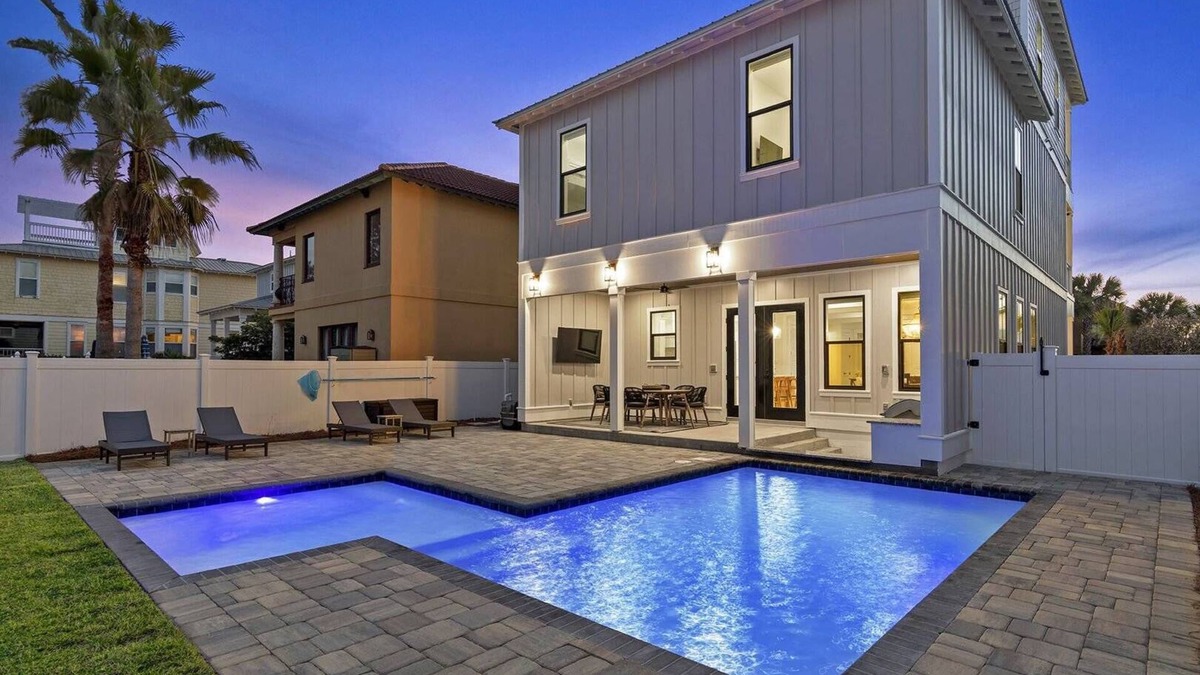 Emerald Waters Village House | Heated Pool, LSV, Steps to Beach! - Salty Sisters
