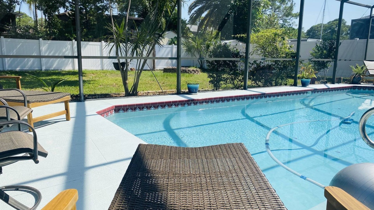 Baywood Village House | Heated Pool/Ping pong/Foosball/Short drive 2 Beach