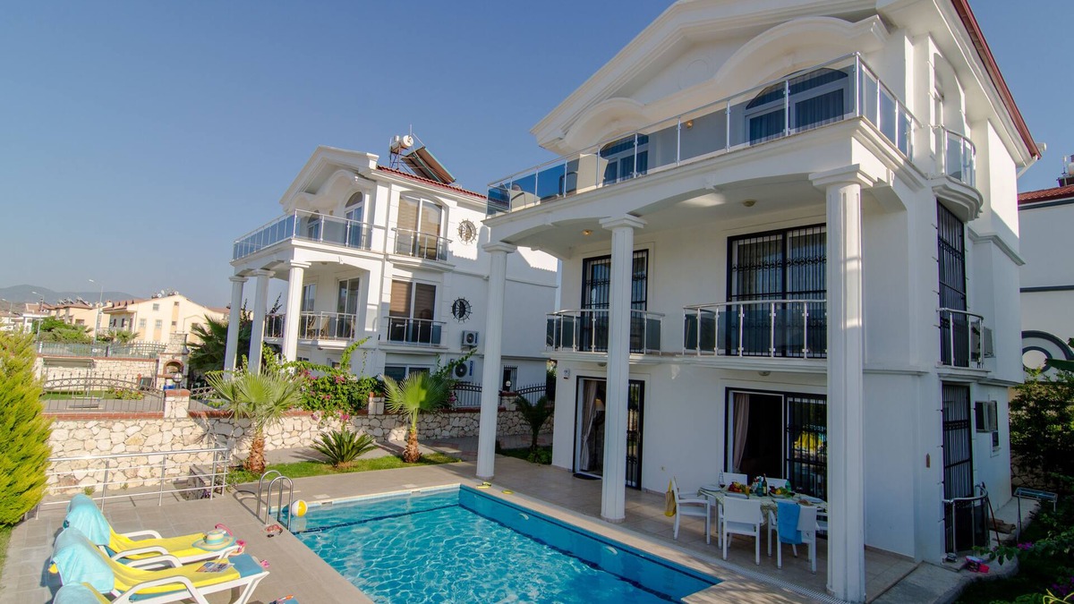 Fethiye City Center Villa | Heated pool, Pool Table, Table tennis. Walking distance to the beach.