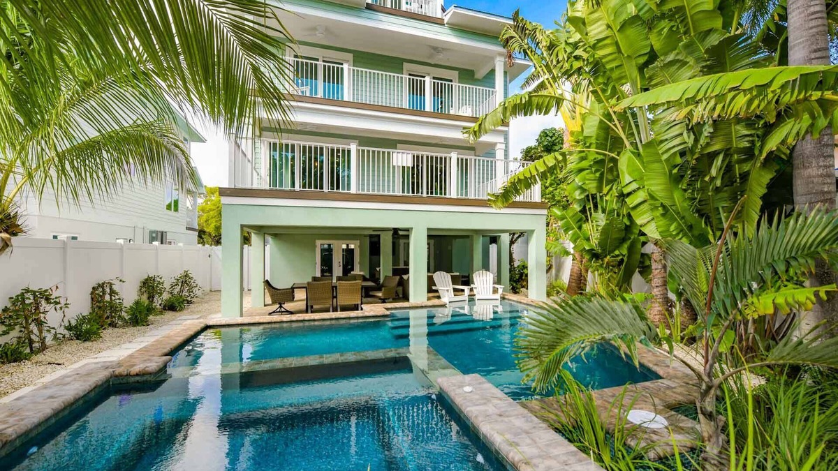 Siesta Key Village House | Heated Pool & Spa, Rooftop Deck for sunsets, Luxury Home for all ages!