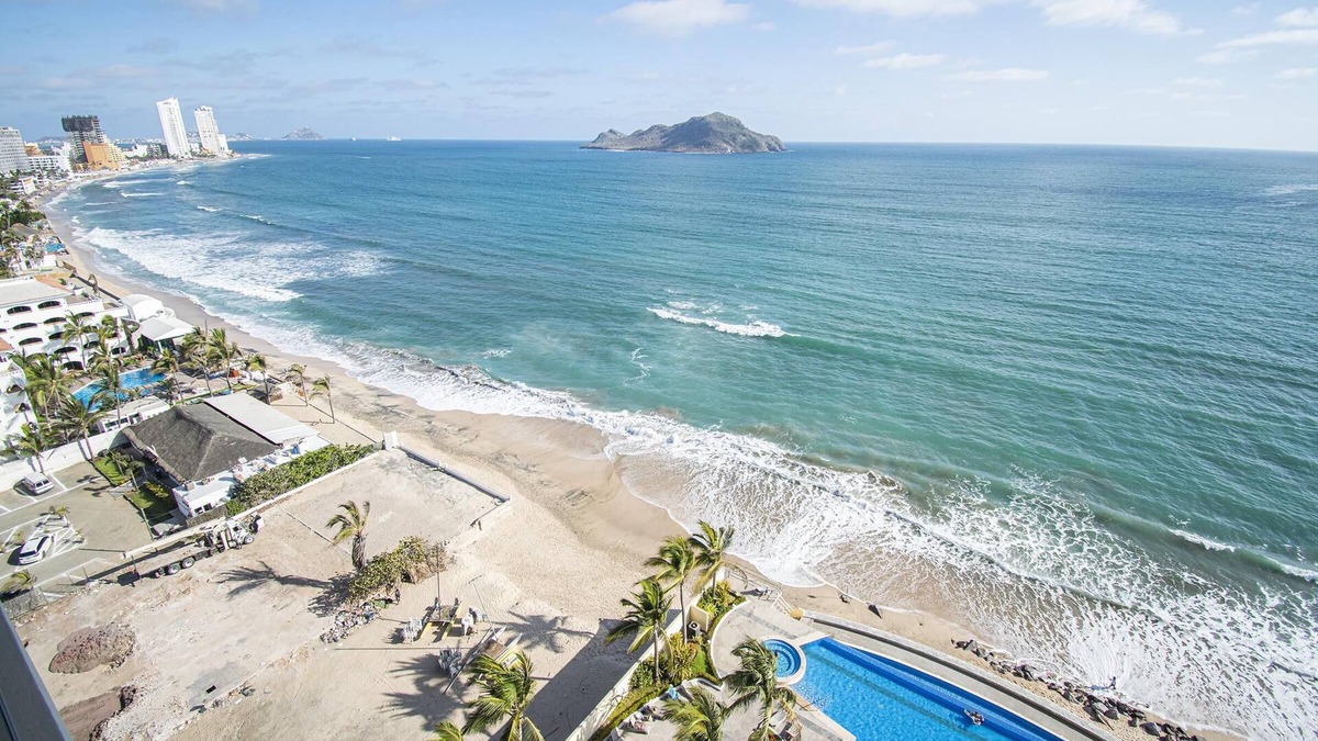 Zona Dorada Condo | Heated Pool Stunning Las Gavias Golden