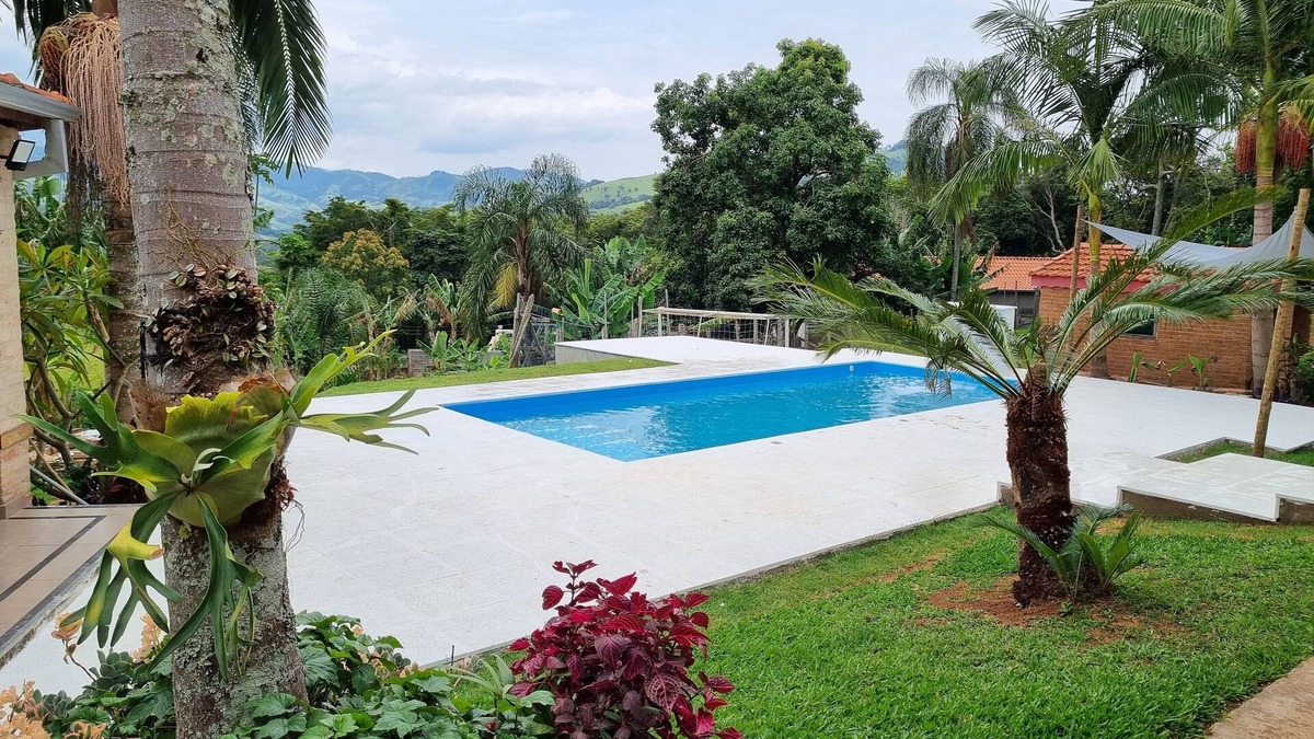 Itapeva Cottage | Heated Pool, Waterfall, 4 Bedrooms, 120km from SP, near Monte Verde