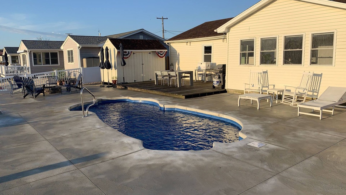 Forked River House | Heated Pool with 75 Feet of Dock Bring your Boat or WaveRunner 30 Day min