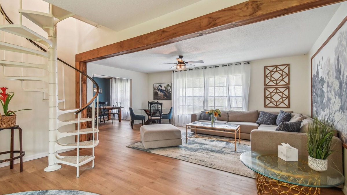 Durant House | Heated/private pool- fenced yard-kid/pet friendly!