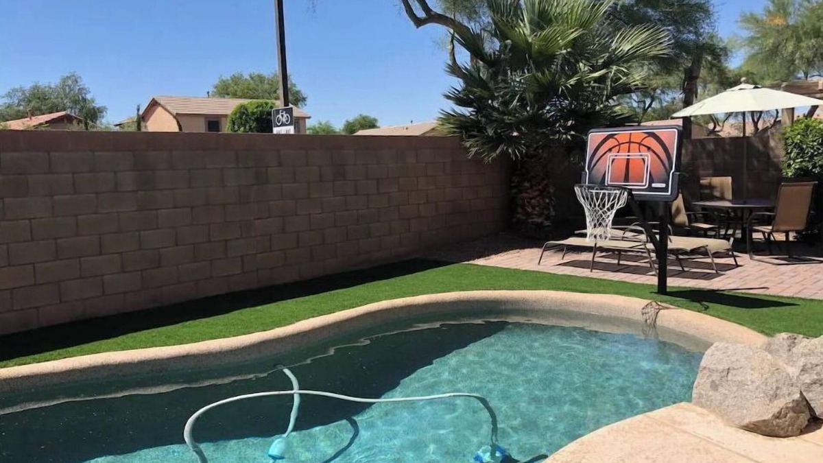 Fincher Farms House | Heated Private Pool-Next to Mall-Free Breakfast