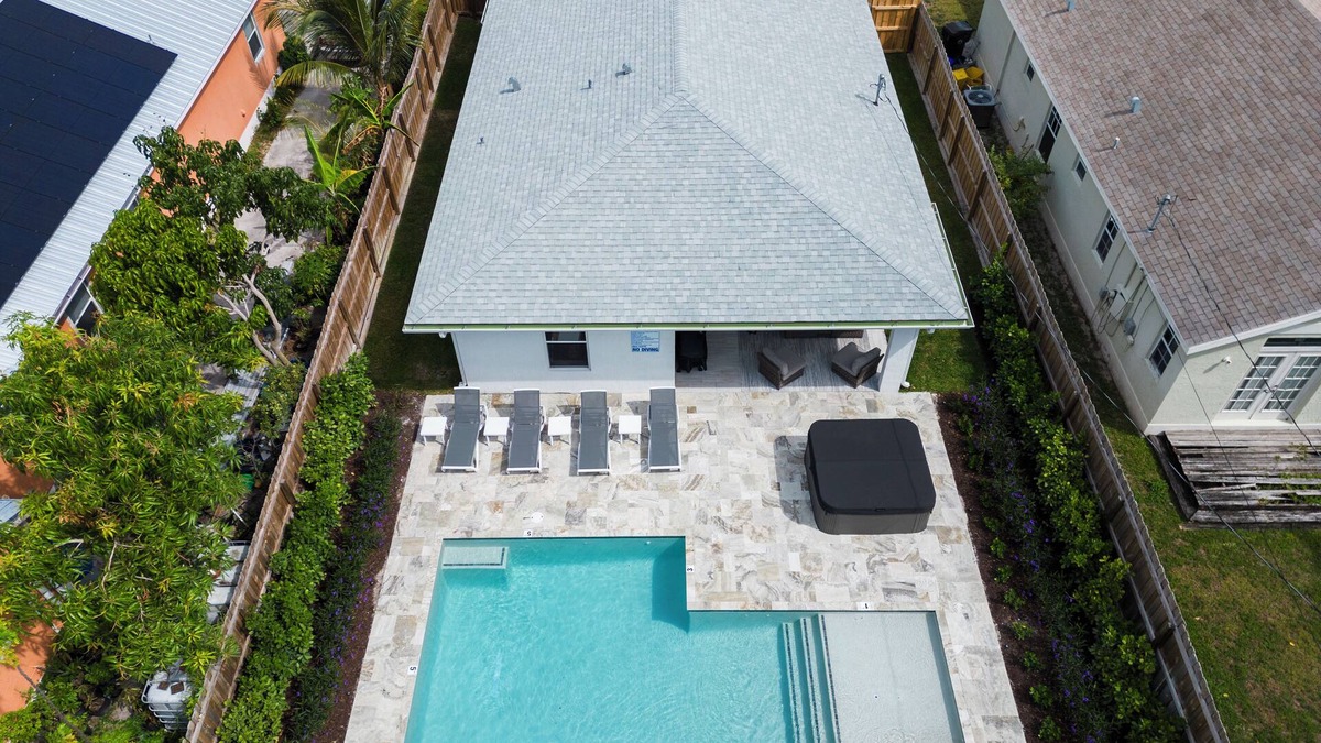 Old Northwood Historic District House | Heated Salt Pool , 4BR Luxe Home , Jacuzzi , Self Check-In