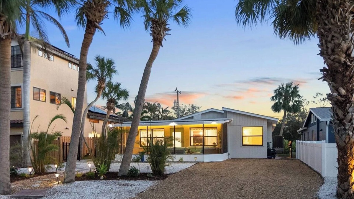 Siesta Key House | Heated Saltwater Pool, Walk to Siesta Village