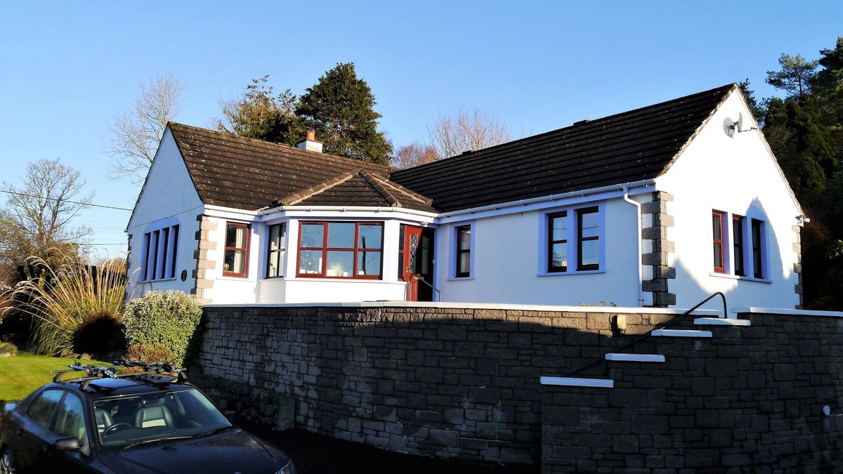 Kippford Cottage | Heather Lodge - a bungalow that sleeps 6 guests in 3 bedrooms