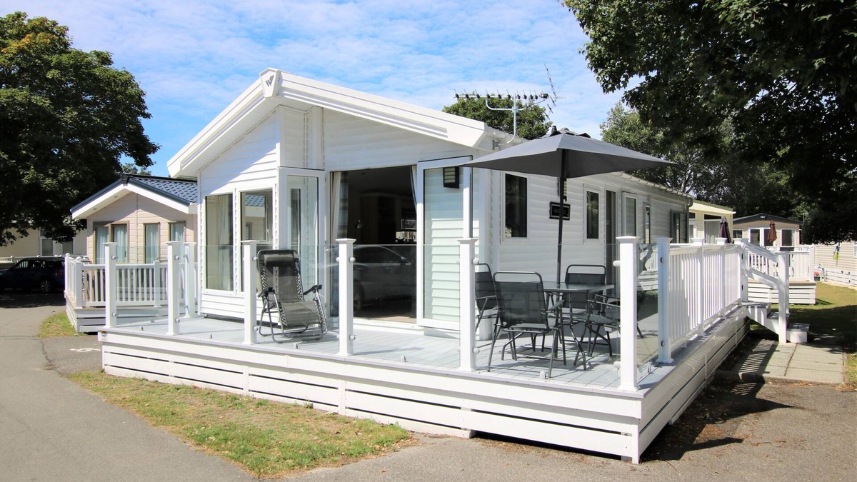 Mudeford House | 'Heathfield', A luxury lodge on the Sandhills Holiday Park Mudeford
