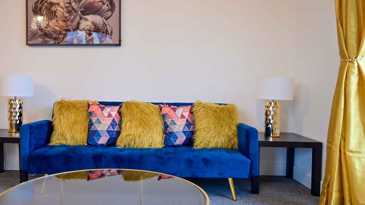 George Green Apartment | Heathrow Heights Serviced Apt-FREE Secured Parking