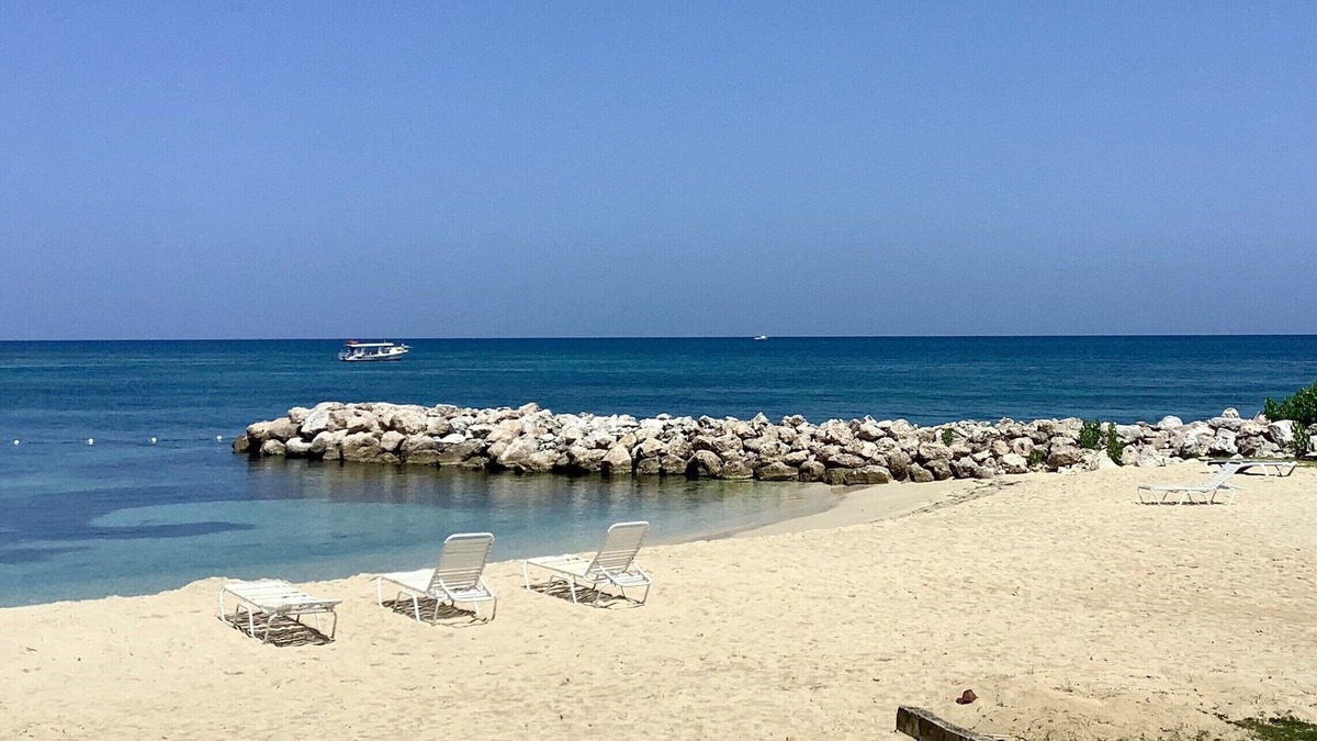 Negril House | Heaven-Can-Wait @ Point Village