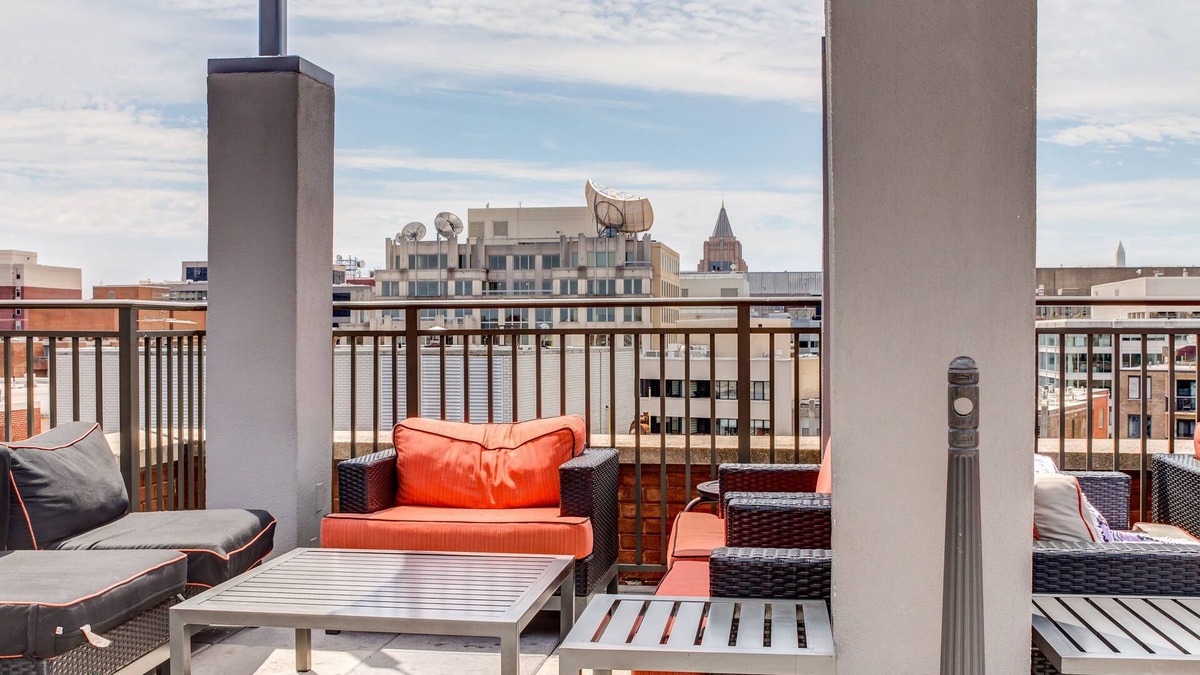 Baltimore Apartment | Heaven on Baltimore Harborfront Fully Furnished Apartments
