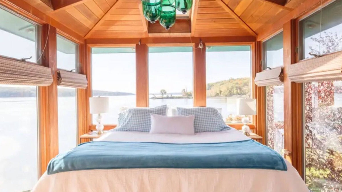 Catskill House | Heaven on Earth - Hudson Riverfront Home